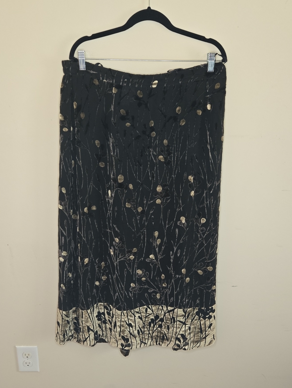 Vintage Black Velvet Floral Midi Skirt 2X Botanical Romantic Goth‎ Dark Academia - Picture 2 of 7